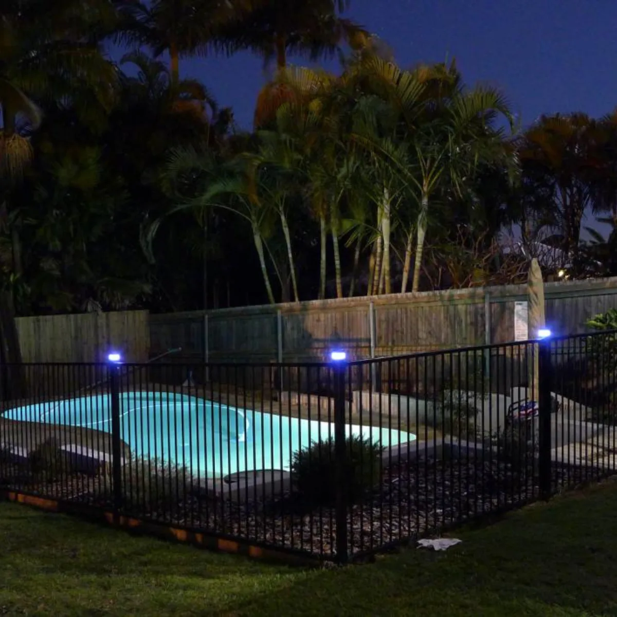 Solar Pool Lights Protectoral